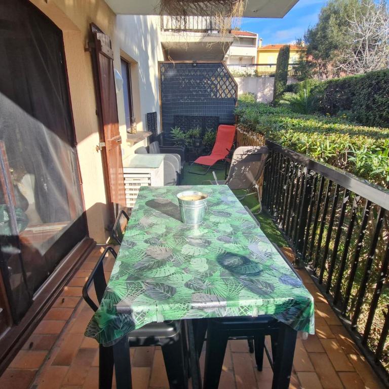 Appartement 2 pièces climatisé avec terrasse et parking à Ste Maxime - FR-1-780-43 - Apartment - 2