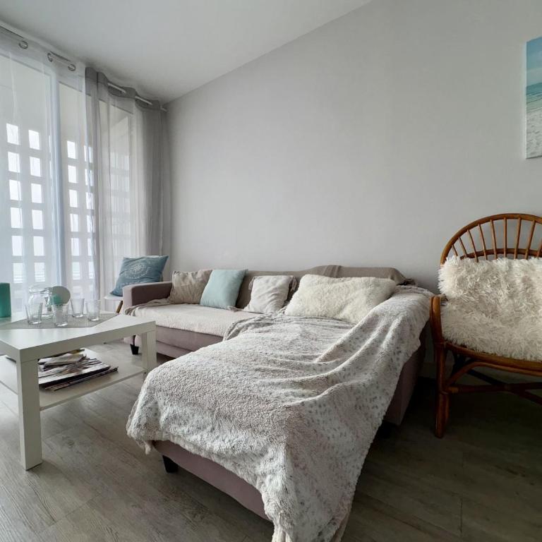 Appartement cosy rénové vue mer, proche plage et animations - FR-1-323-472 - Apartment - 17