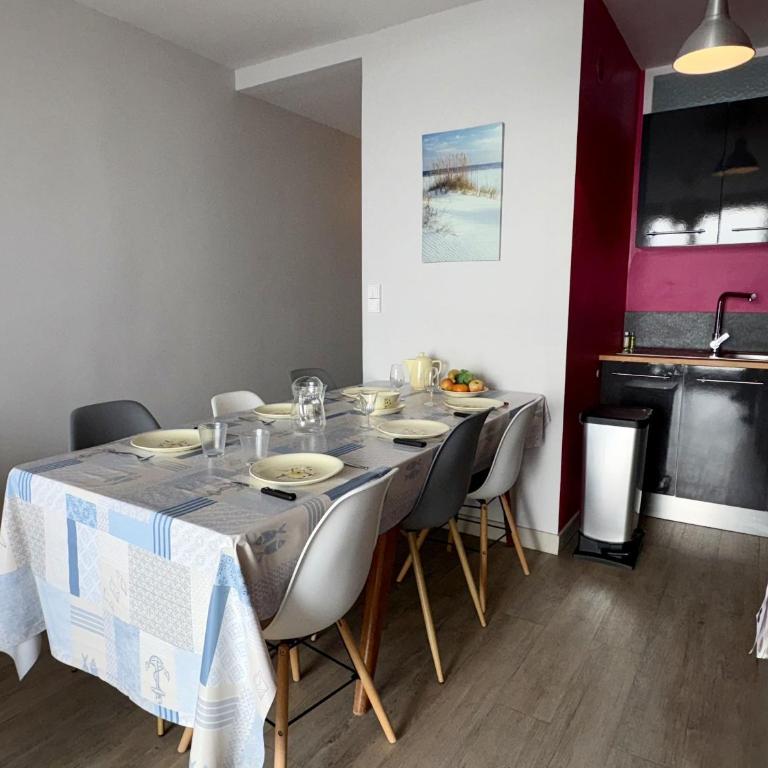 Appartement cosy rénové vue mer, proche plage et animations - FR-1-323-472 - Apartment - 23