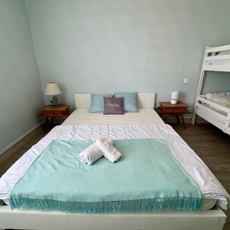 Appartement cosy rénové vue mer, proche plage et animations - FR-1-323-472 - Apartment - 24