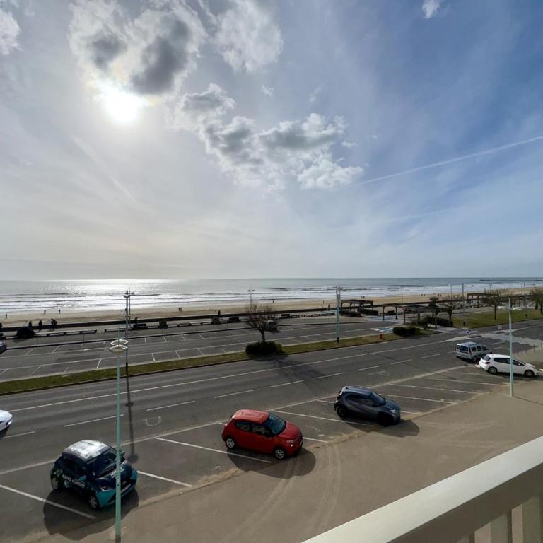 Appartement cosy rénové vue mer, proche plage et animations - FR-1-323-472 - Apartment - 25