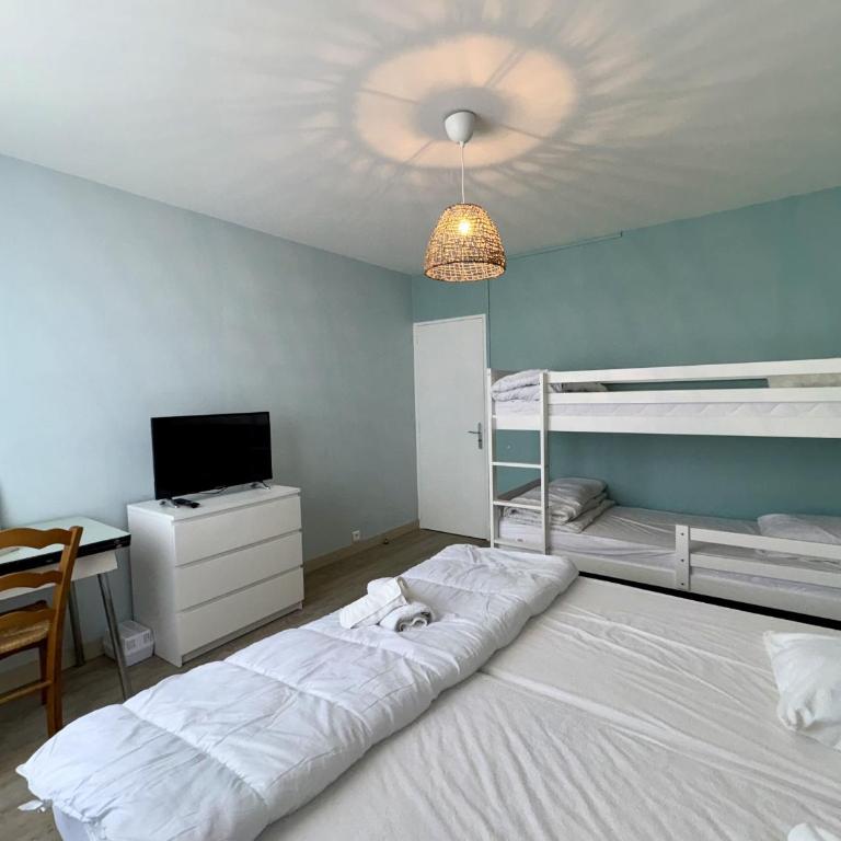 Appartement cosy rénové vue mer, proche plage et animations - FR-1-323-472 - Apartment - 33
