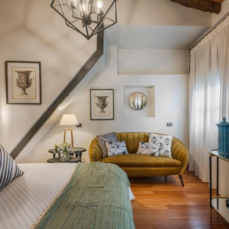 Dorina Penthouse 2 bedrooms 2 bathrooms in Lucca - Two-Bedroom Apartment - 9