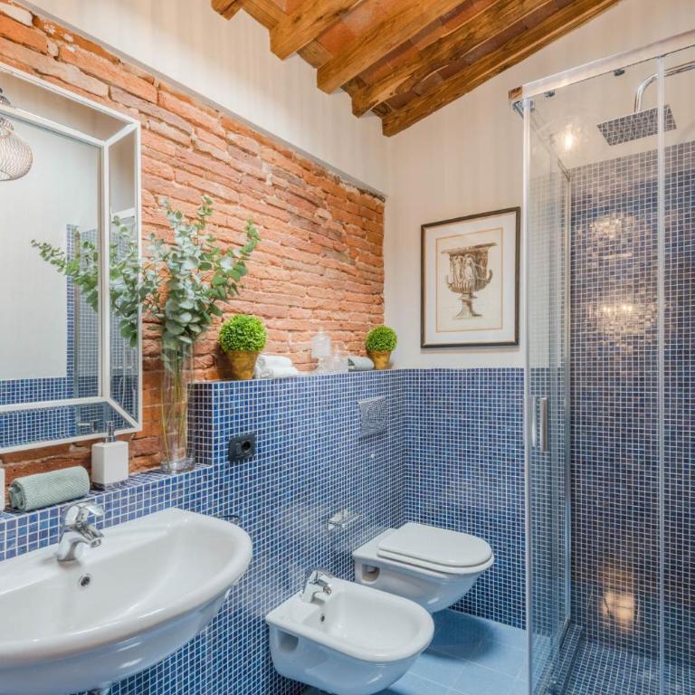 Dorina Penthouse 2 bedrooms 2 bathrooms in Lucca - Two-Bedroom Apartment - 12