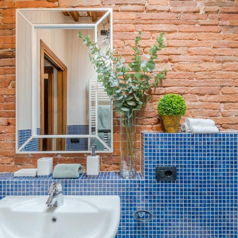 Dorina Penthouse 2 bedrooms 2 bathrooms in Lucca - Two-Bedroom Apartment - 14