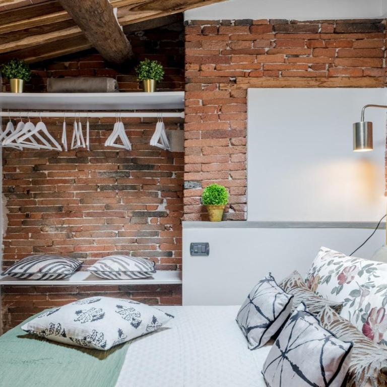 Dorina Penthouse 2 bedrooms 2 bathrooms in Lucca - Two-Bedroom Apartment - 16
