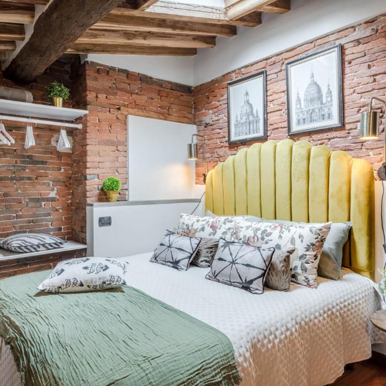 Dorina Penthouse 2 bedrooms 2 bathrooms in Lucca - Two-Bedroom Apartment - 17