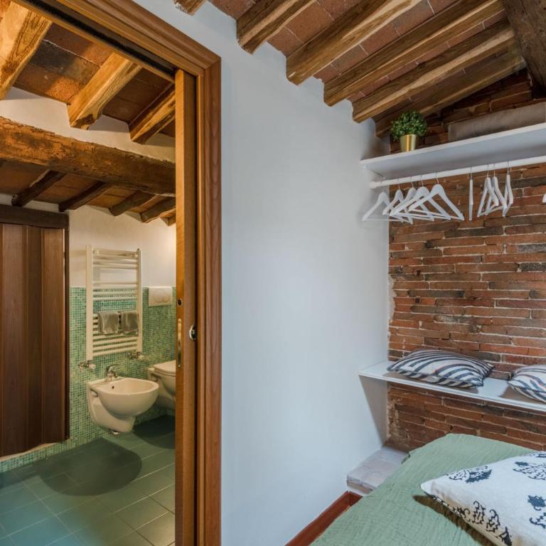Dorina Penthouse 2 bedrooms 2 bathrooms in Lucca - Two-Bedroom Apartment - 19