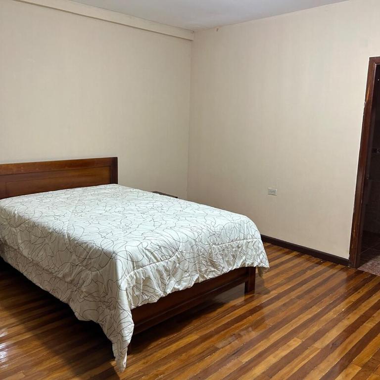 My home in Sucúa - Six-Bedroom House - 3