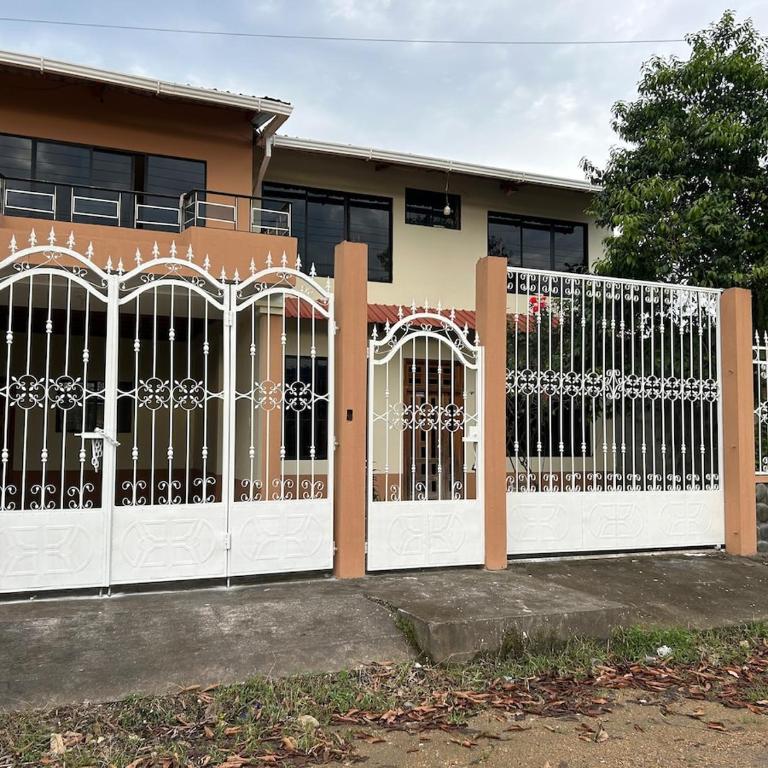 My home in Sucúa - Six-Bedroom House - 12