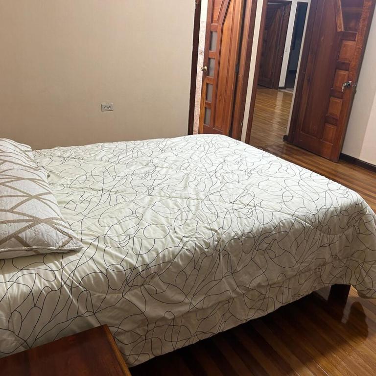 My home in Sucúa - Six-Bedroom House - 31