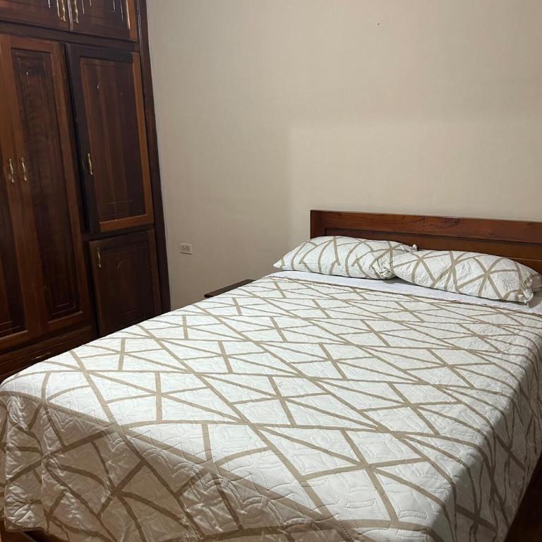My home in Sucúa - Six-Bedroom House - 34