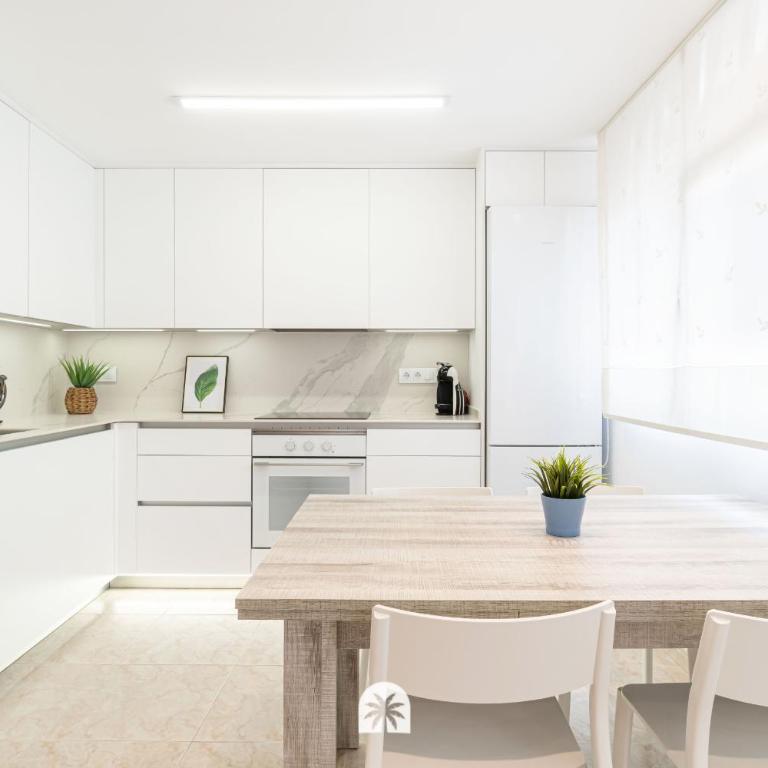 Mediterranean Way - Ponet - Three-Bedroom Apartment - 11