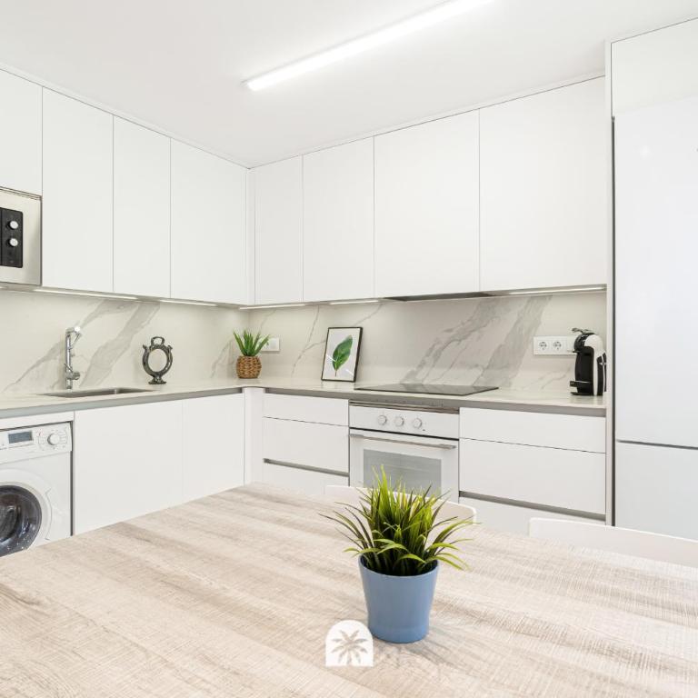 Mediterranean Way - Ponet - Three-Bedroom Apartment - 13