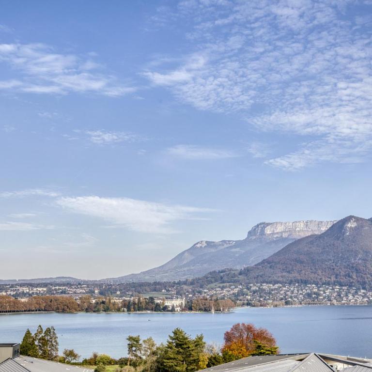 Le Saphir - Vue panoramique sur le lac d'Annecy - Three-Bedroom Apartment - 26