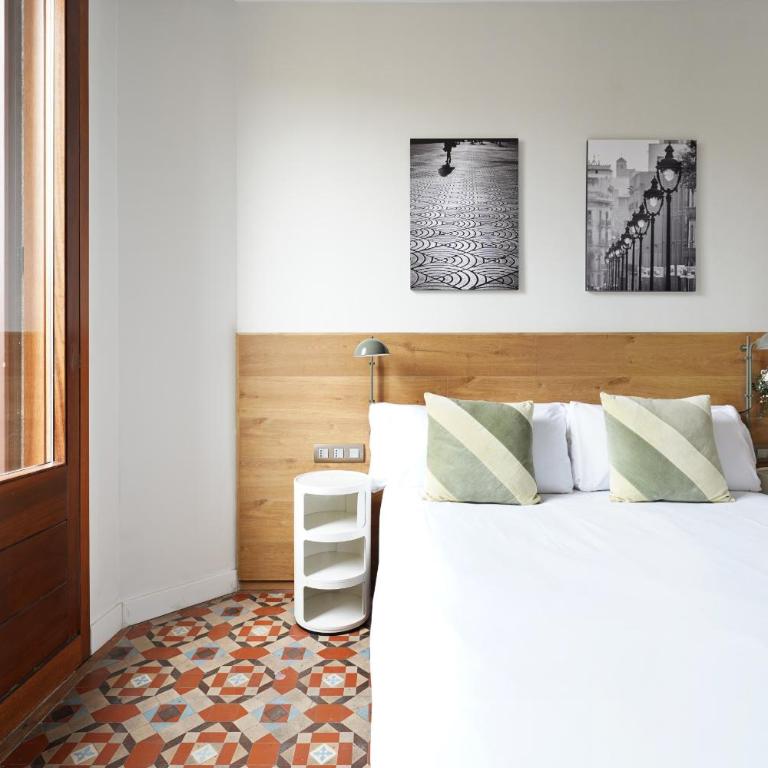Ola Living Boqueria - Three-Bedroom Apartment - 8