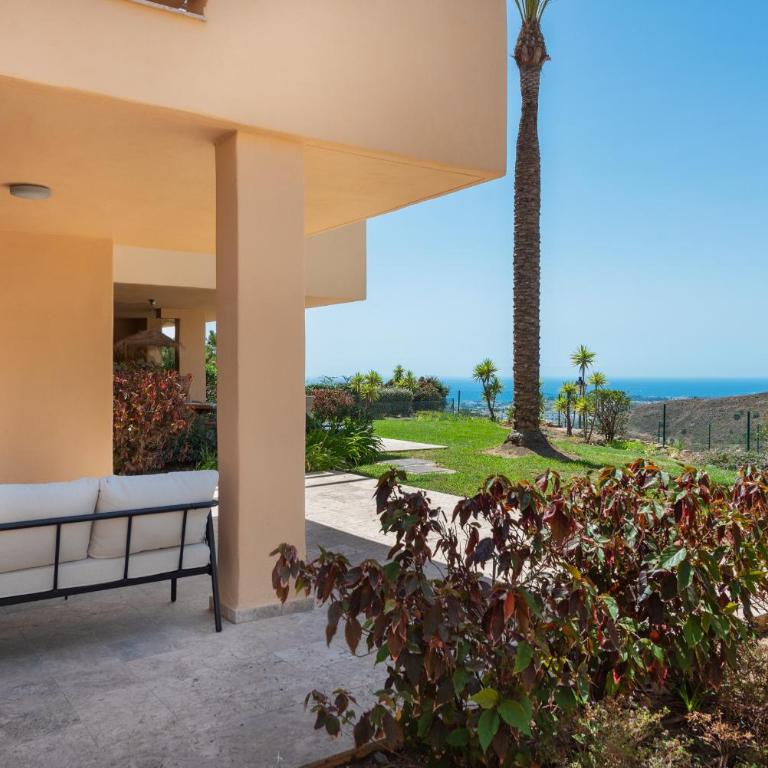 Serene 3-Bedroom with Sea and Sunset Views - Three-Bedroom Apartment - 5