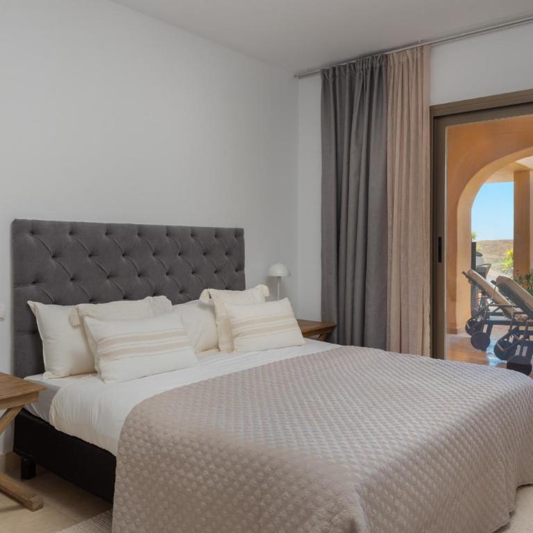 Serene 3-Bedroom with Sea and Sunset Views - Three-Bedroom Apartment - 7