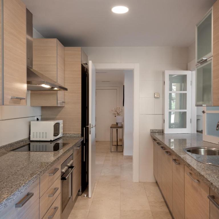 Serene 3-Bedroom with Sea and Sunset Views - Three-Bedroom Apartment - 12