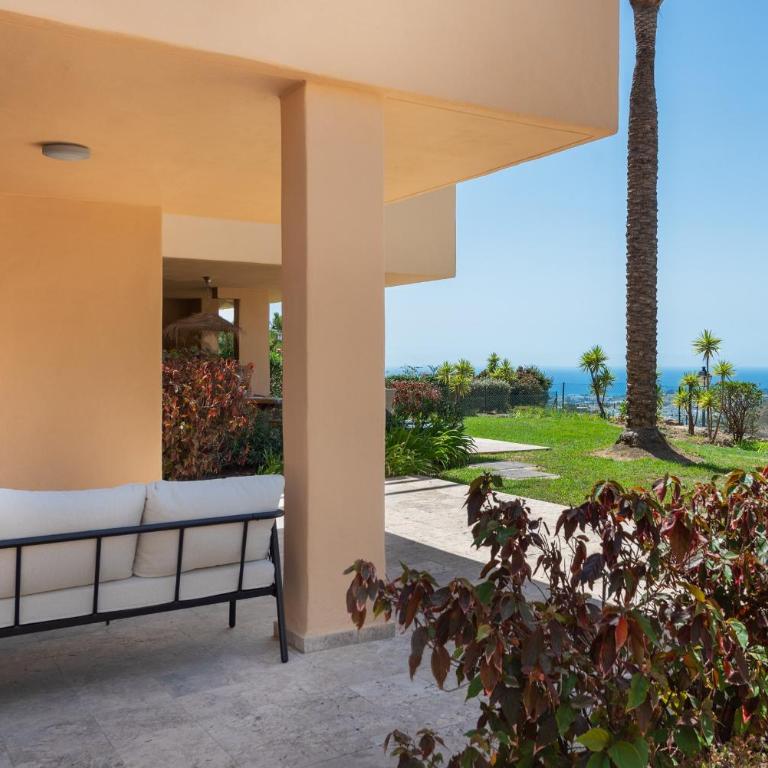Serene 3-Bedroom with Sea and Sunset Views - Three-Bedroom Apartment - 23