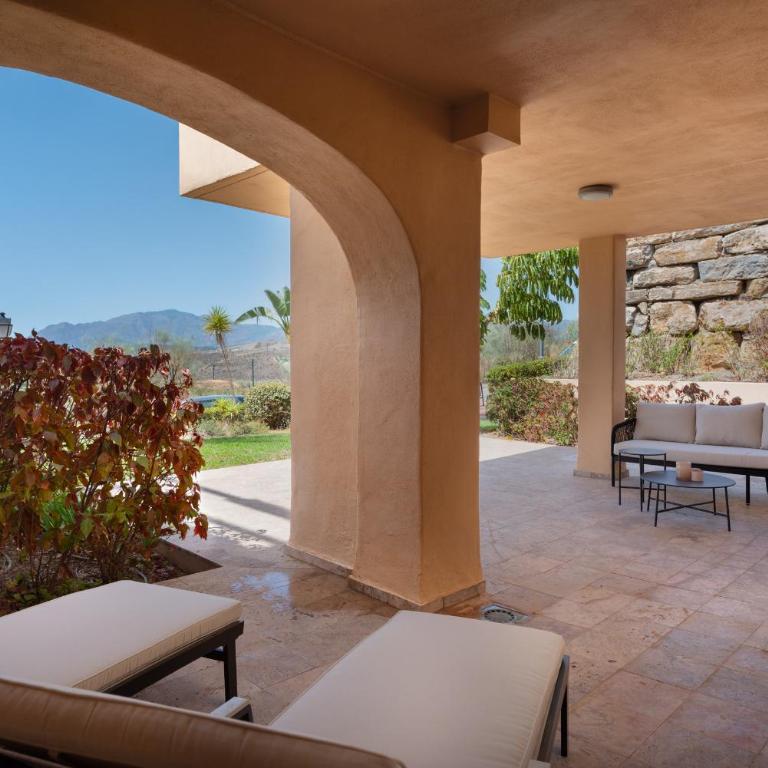 Serene 3-Bedroom with Sea and Sunset Views - Three-Bedroom Apartment - 25
