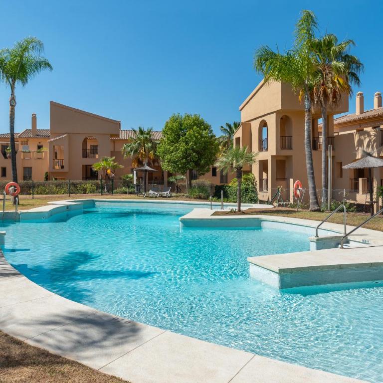 Serene 3-Bedroom with Sea and Sunset Views - Three-Bedroom Apartment - 36