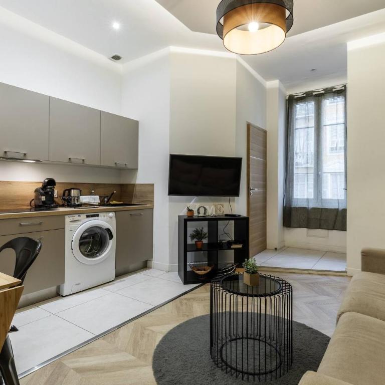 Joli 2 pièces au port de Nice - Appartement 1 Chambre - 1