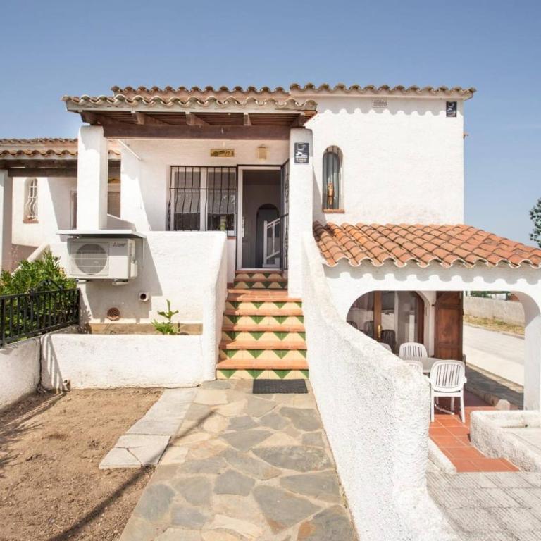 Casita en Empuriabrava con jardin AV-17 - Casa de 3 dormitorios - 1