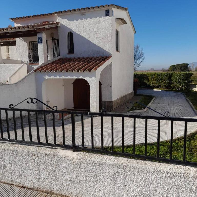 Casita en Empuriabrava con jardin AV-17 - Casa de 3 dormitorios - 4
