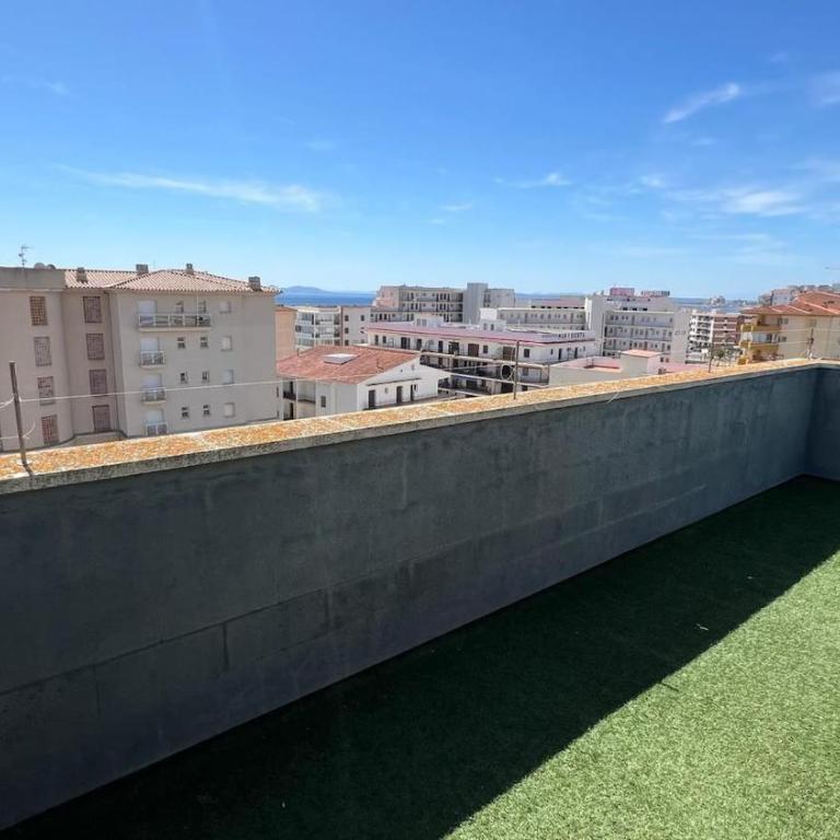 Bonito dúplex con vista mar y aparcamiento AV-02 - Three-Bedroom Apartment - 4