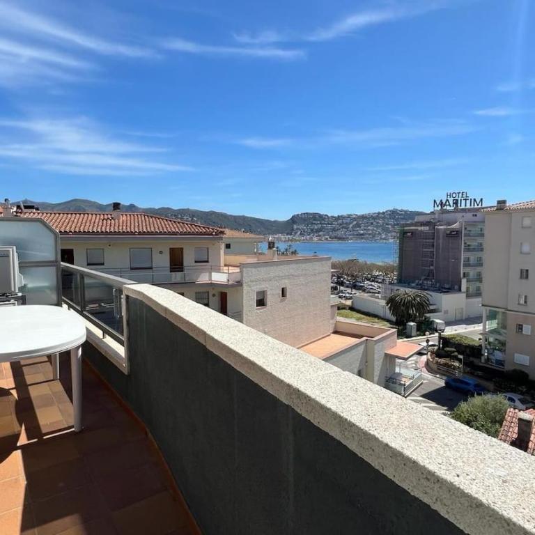 Bonito dúplex con vista mar y aparcamiento AV-02 - Three-Bedroom Apartment - 23