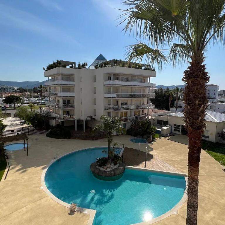 Bonito piso en Roses con piscina y parking AV-66 - Two-Bedroom Apartment - 19