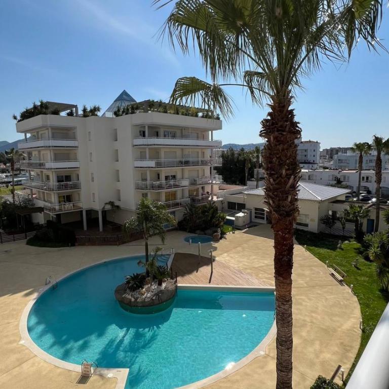 Bonito piso en Roses con piscina y parking AV-66 - Two-Bedroom Apartment - 18