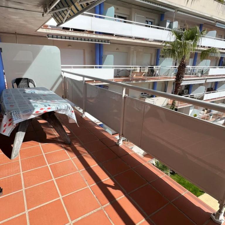 Bonito piso en Roses con piscina y parking AV-66 - Two-Bedroom Apartment - 20