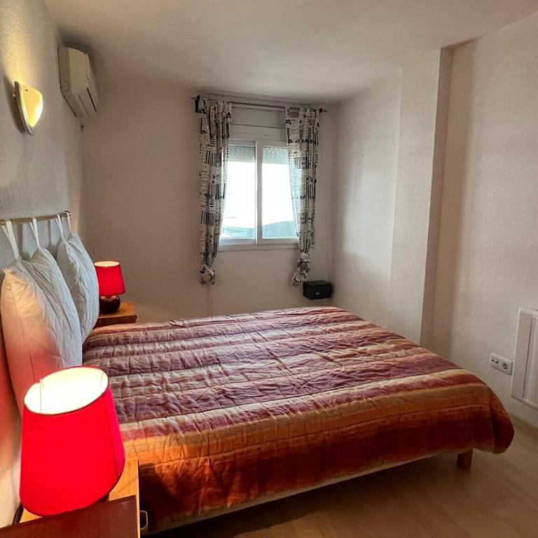 Bonito piso en Roses con piscina y parking AV-66 - Two-Bedroom Apartment - 22