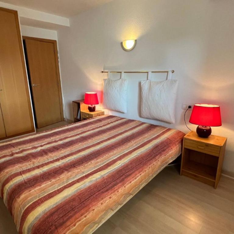 Bonito piso en Roses con piscina y parking AV-66 - Two-Bedroom Apartment - 27