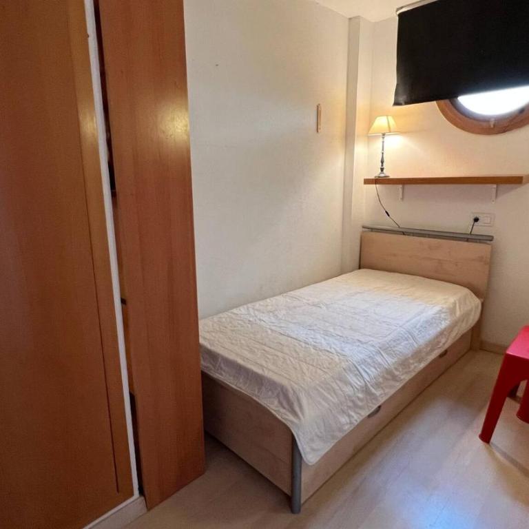 Bonito piso en Roses con piscina y parking AV-66 - Two-Bedroom Apartment - 29