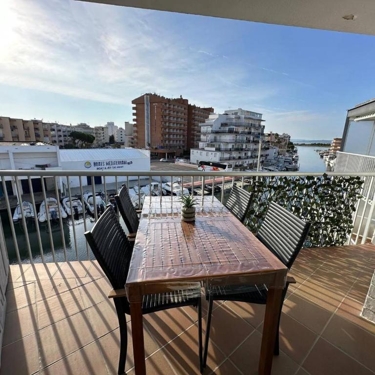 Precioso apartamento con vistas canal cerca playa AV-62 - Two-Room Apartment - 1