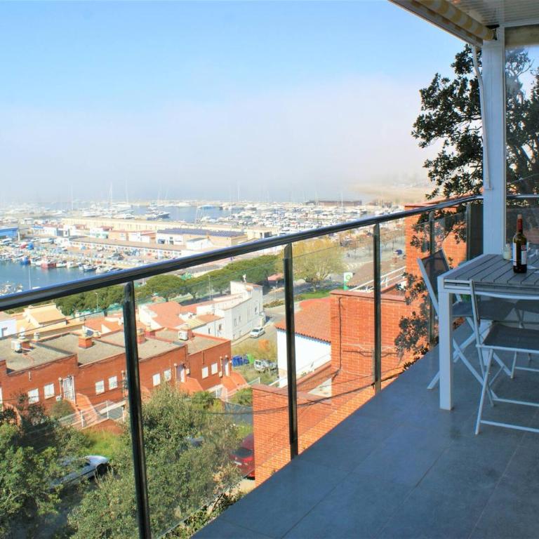 Apartamento con vistas al mar y al puerto de Roses AV-07 - Two-Bedroom Apartment - 10