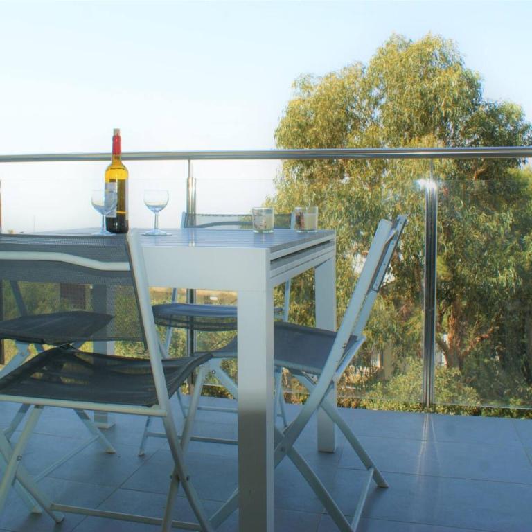 Apartamento con vistas al mar y al puerto de Roses AV-07 - Two-Bedroom Apartment - 11