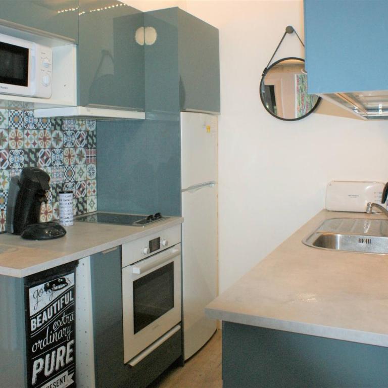Apartamento con vistas al mar y al puerto de Roses AV-07 - Two-Bedroom Apartment - 16