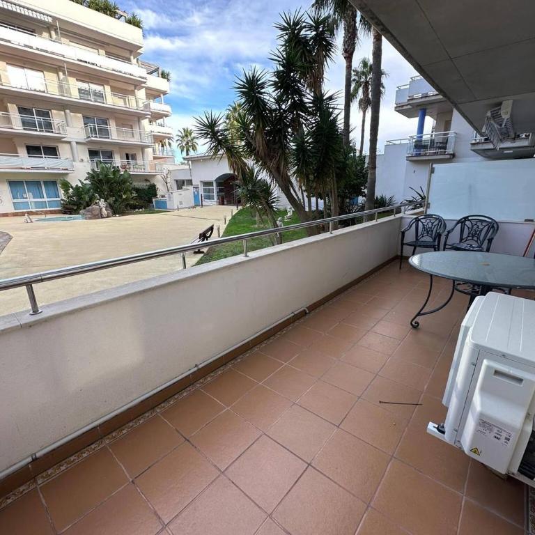Apartamento con parking y piscina comunitaria AV-42 - Two-Bedroom Apartment - 4