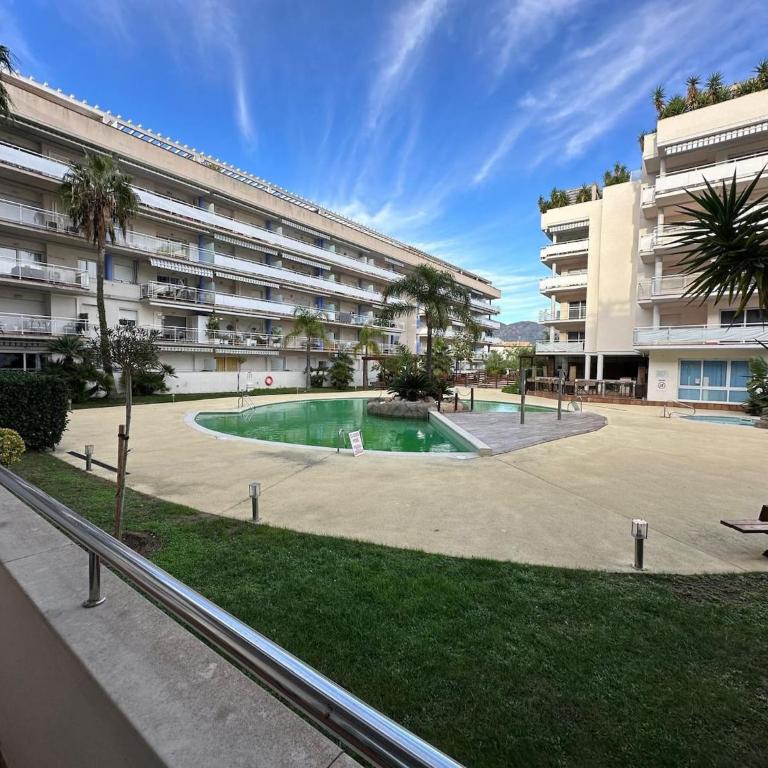 Apartamento con parking y piscina comunitaria AV-42 - Two-Bedroom Apartment - 16