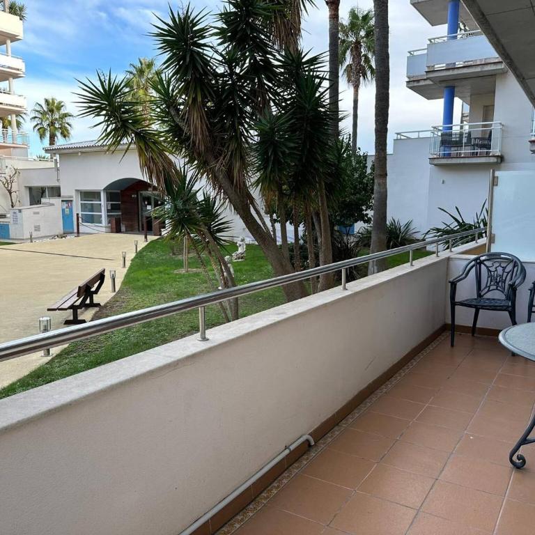 Apartamento con parking y piscina comunitaria AV-42 - Two-Bedroom Apartment - 18