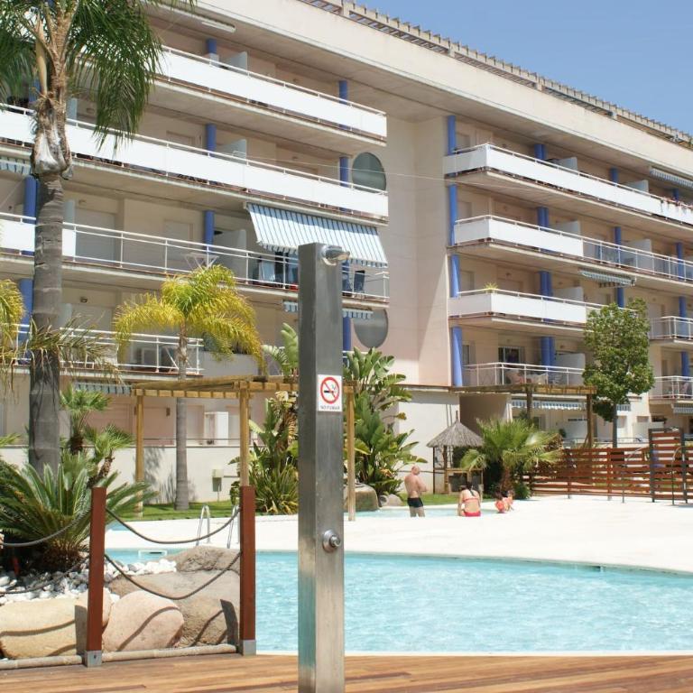 Apartamento con parking y piscina comunitaria AV-42 - Two-Bedroom Apartment - 20
