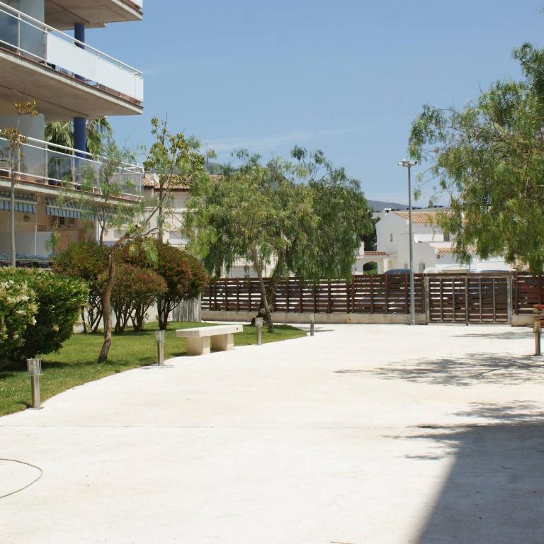 Apartamento con parking y piscina comunitaria AV-42 - Two-Bedroom Apartment - 25