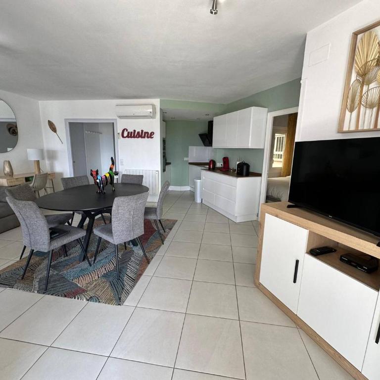 Precioso piso moderno vista mar Roses AV-61 - Two-Bedroom Family Apartment - 5