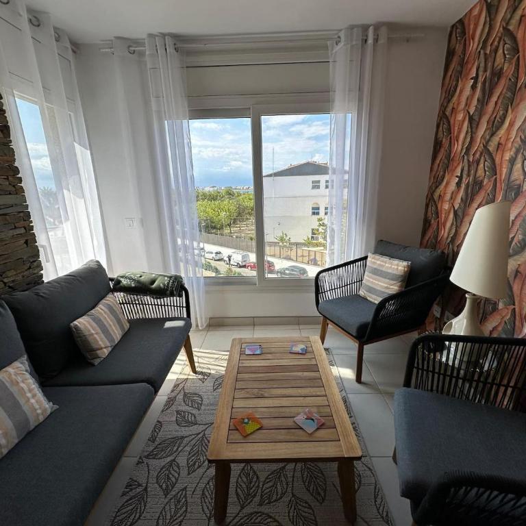 Precioso piso moderno vista mar Roses AV-61 - Two-Bedroom Family Apartment - 12