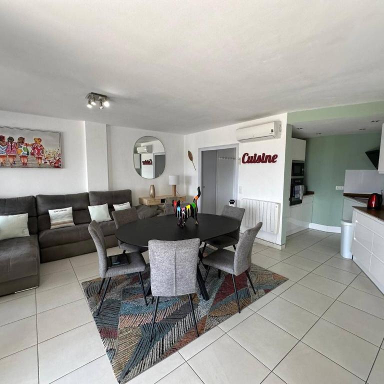 Precioso piso moderno vista mar Roses AV-61 - Two-Bedroom Family Apartment - 13