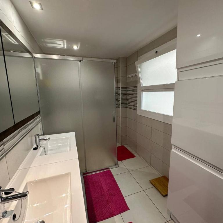 Precioso piso moderno vista mar Roses AV-61 - Two-Bedroom Family Apartment - 20